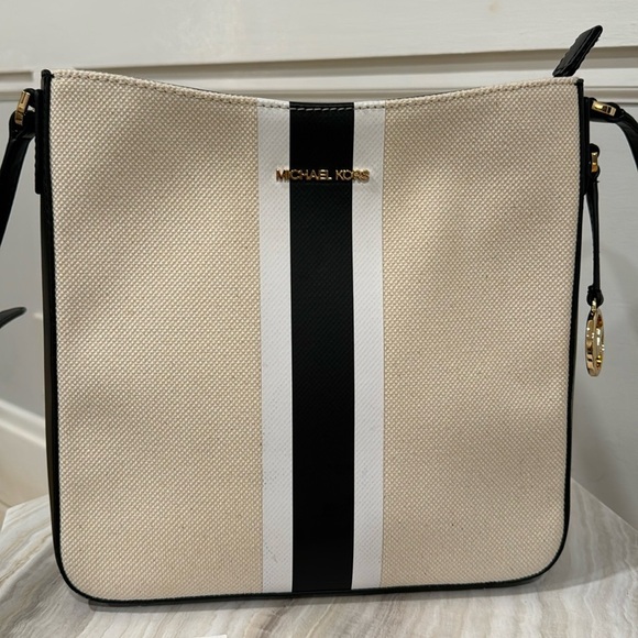 Michael Kors Bag Charlotte Canvas Crossbody - Picture 3 of 17